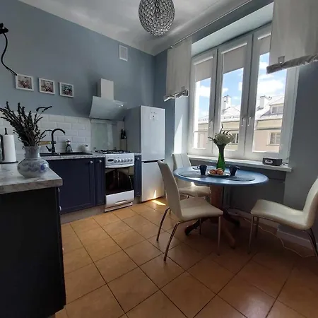 아파트 Stylish Bright Ochota With Balcony *